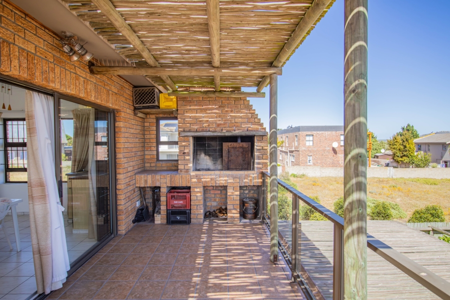 6 Bedroom Property for Sale in Myburgh Park Western Cape